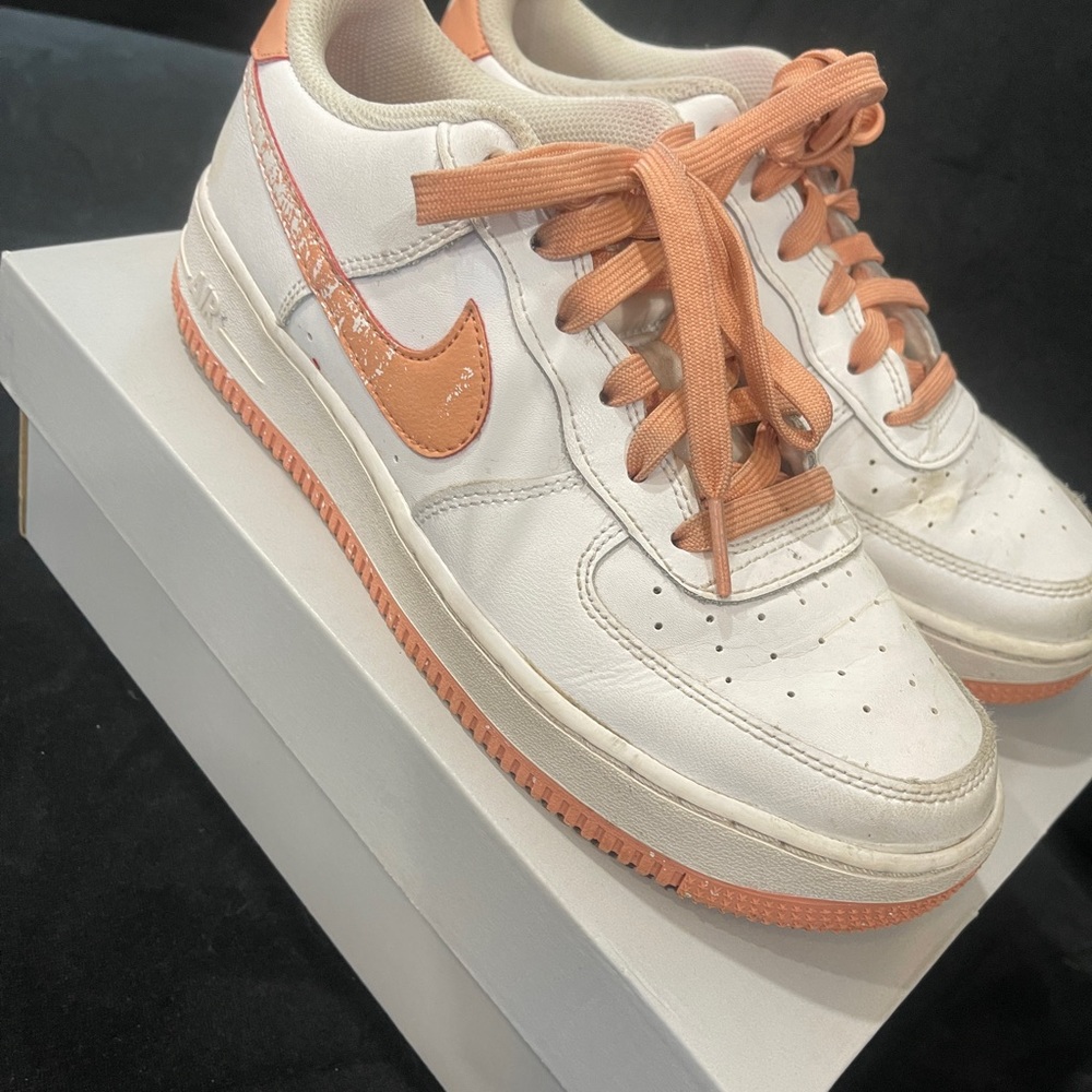Air Force 1 Size 7 dm0985-100 Nike